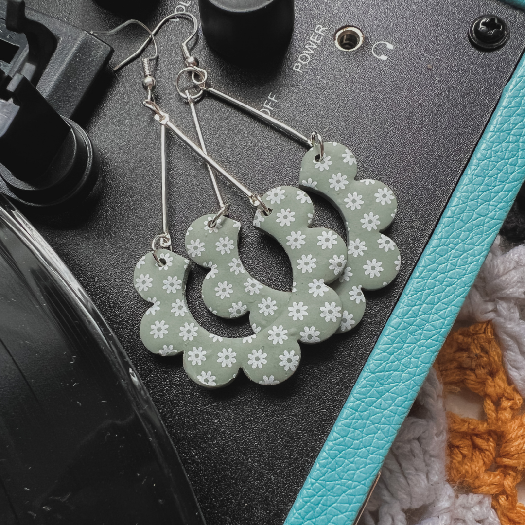 Daisy Drop Dangles - Sage