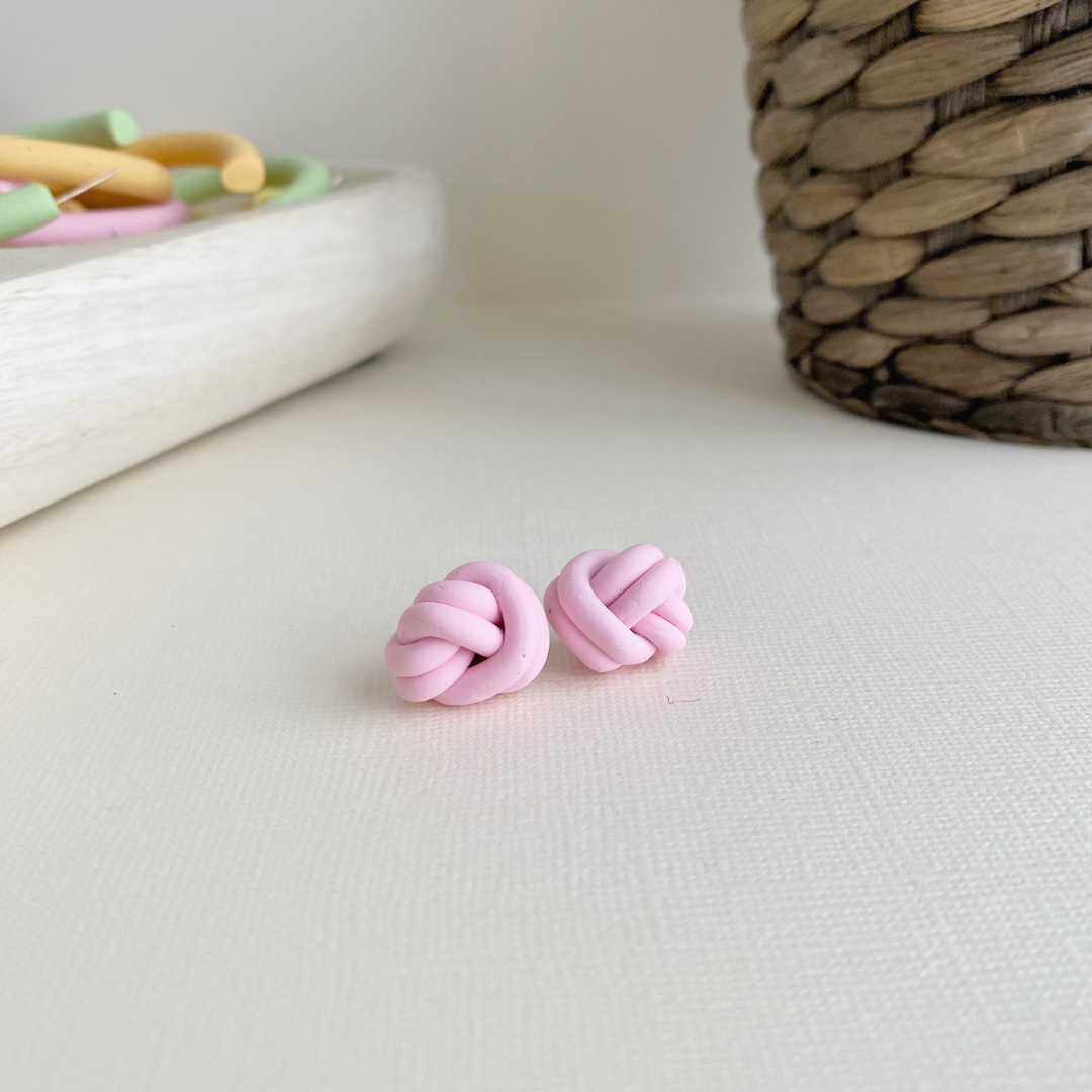 Double Knot Studs | Speckled Pink